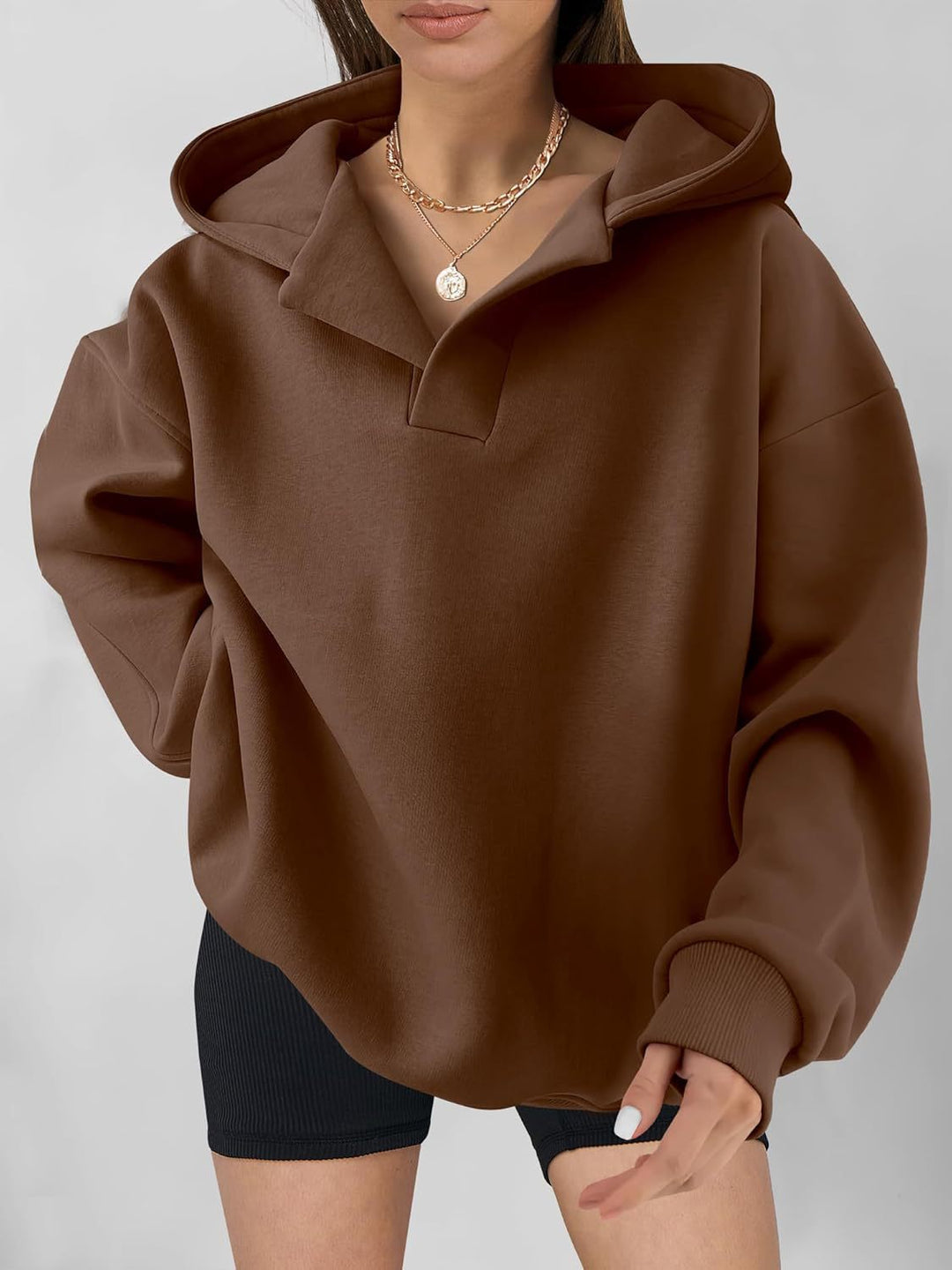 Damen Oversized Hoodie mit kurzem Kragen und praktischen Seitentaschen R&B