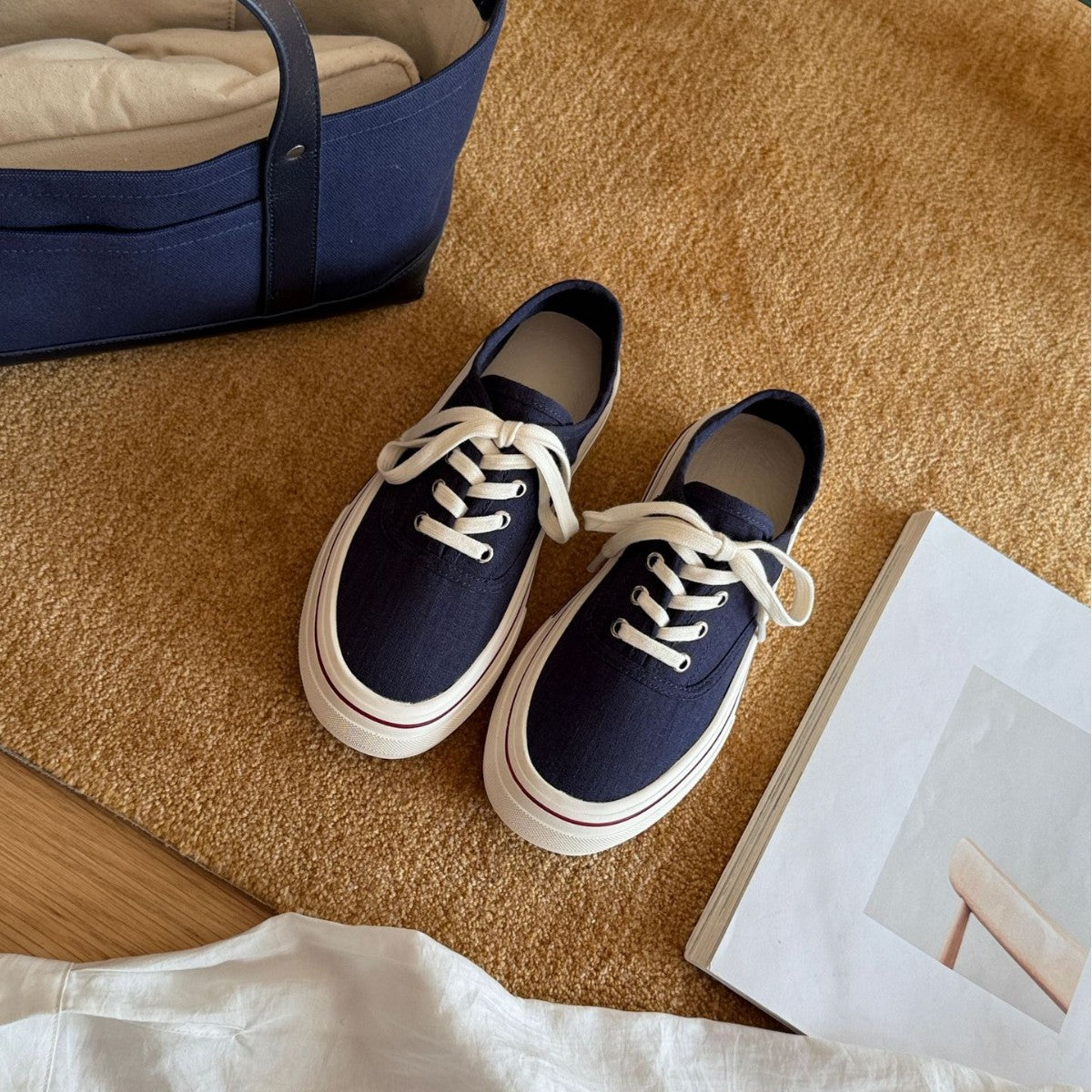 Damen modische Sneaker mit dämpfender Sohle und atmungsaktiver Obermaterialstruktur