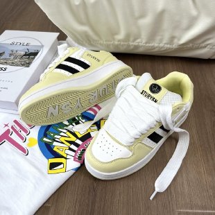 Damen Sportliche Sneakers mit atmungsaktiver Oberflächenstruktur und stabiler Gummisohle R&B