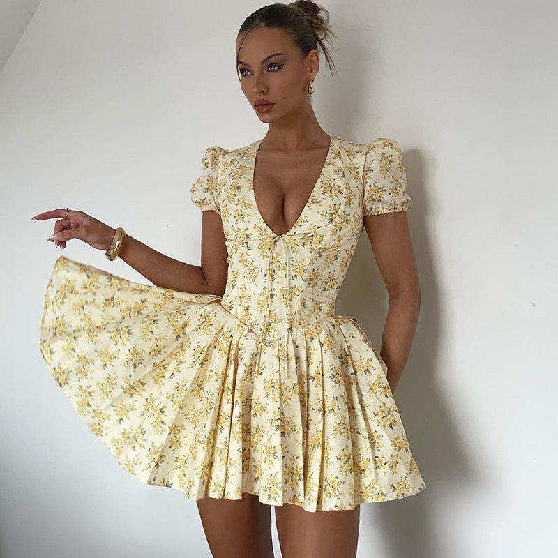 Damen Blümchen Minikleid mit tiefem V-Ausschnitt und verspieltem Schnitt R&B
