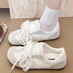 Damen Sneaker mit romantischem Spitzen-Schnürsystem