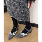 Damen Ballerina-Schuhe mit zartem Floraldetail und elegantem Riemchen