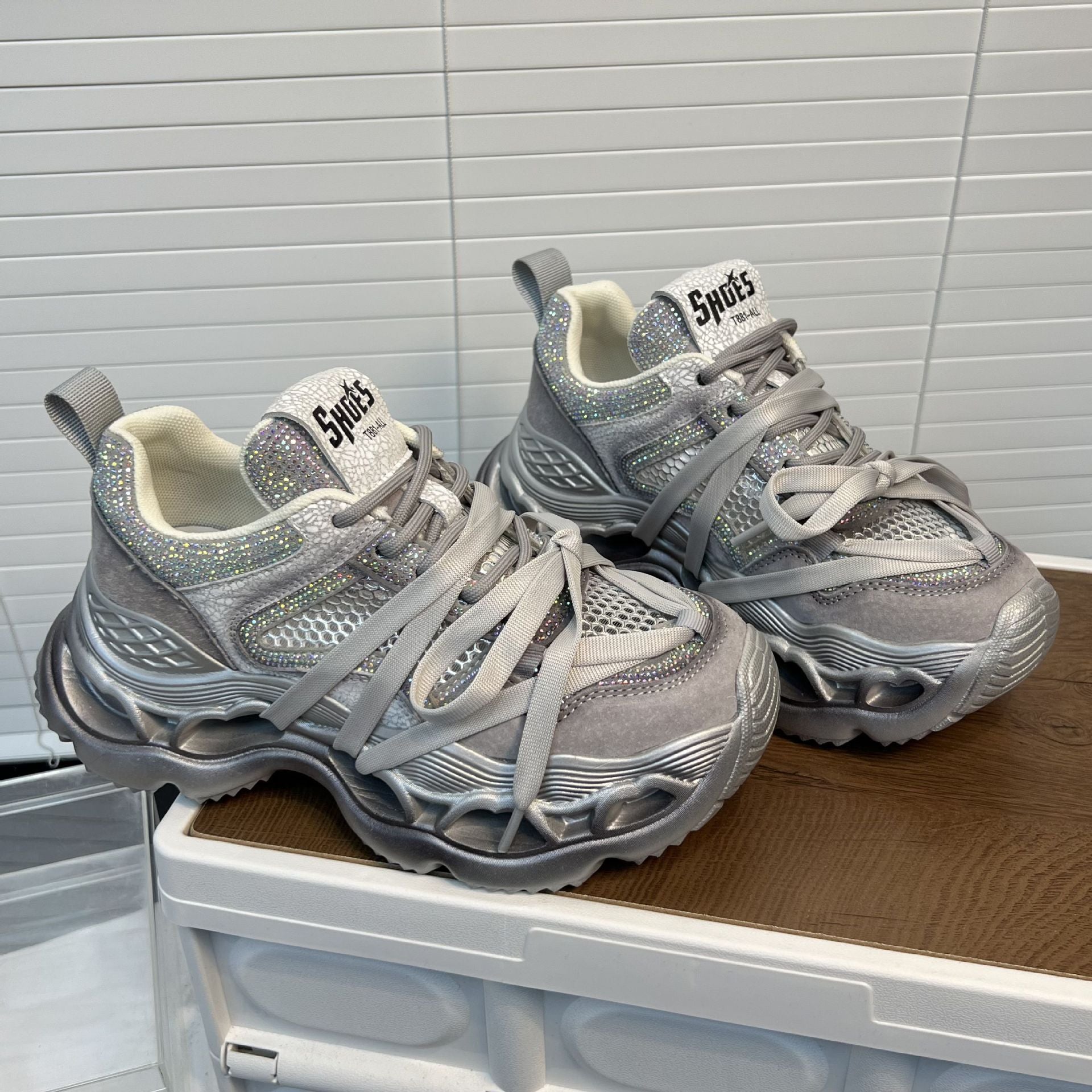Damen Sportliche Chunky Sneakers mit funkelnden Applikationen und innovativem Dämpfungssystem R&B
