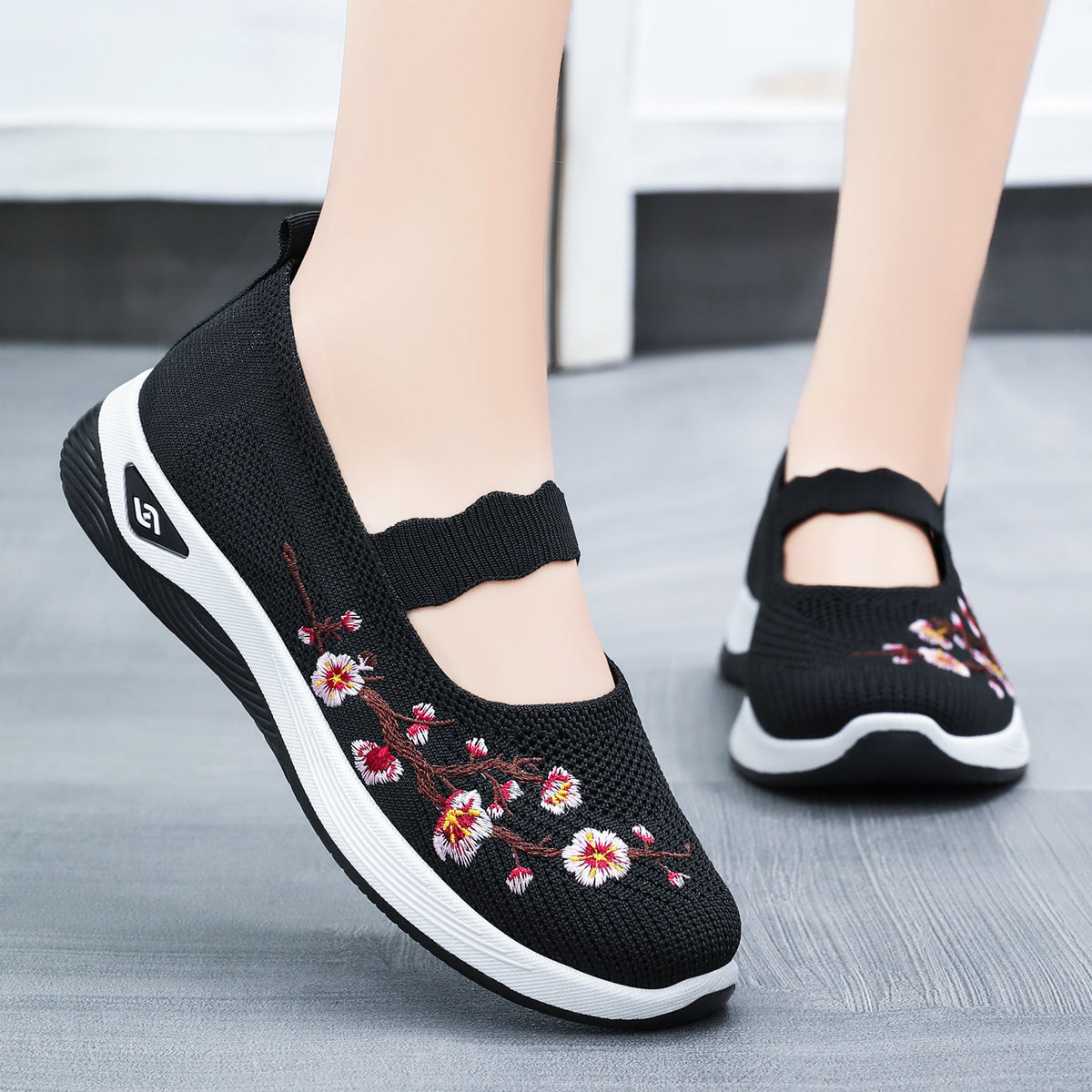 Damen nan bestickter gestrickter Slip-On Sneaker mit Mary-Jane Riemen und stoßdämpfender EVA-Sohle R&B
