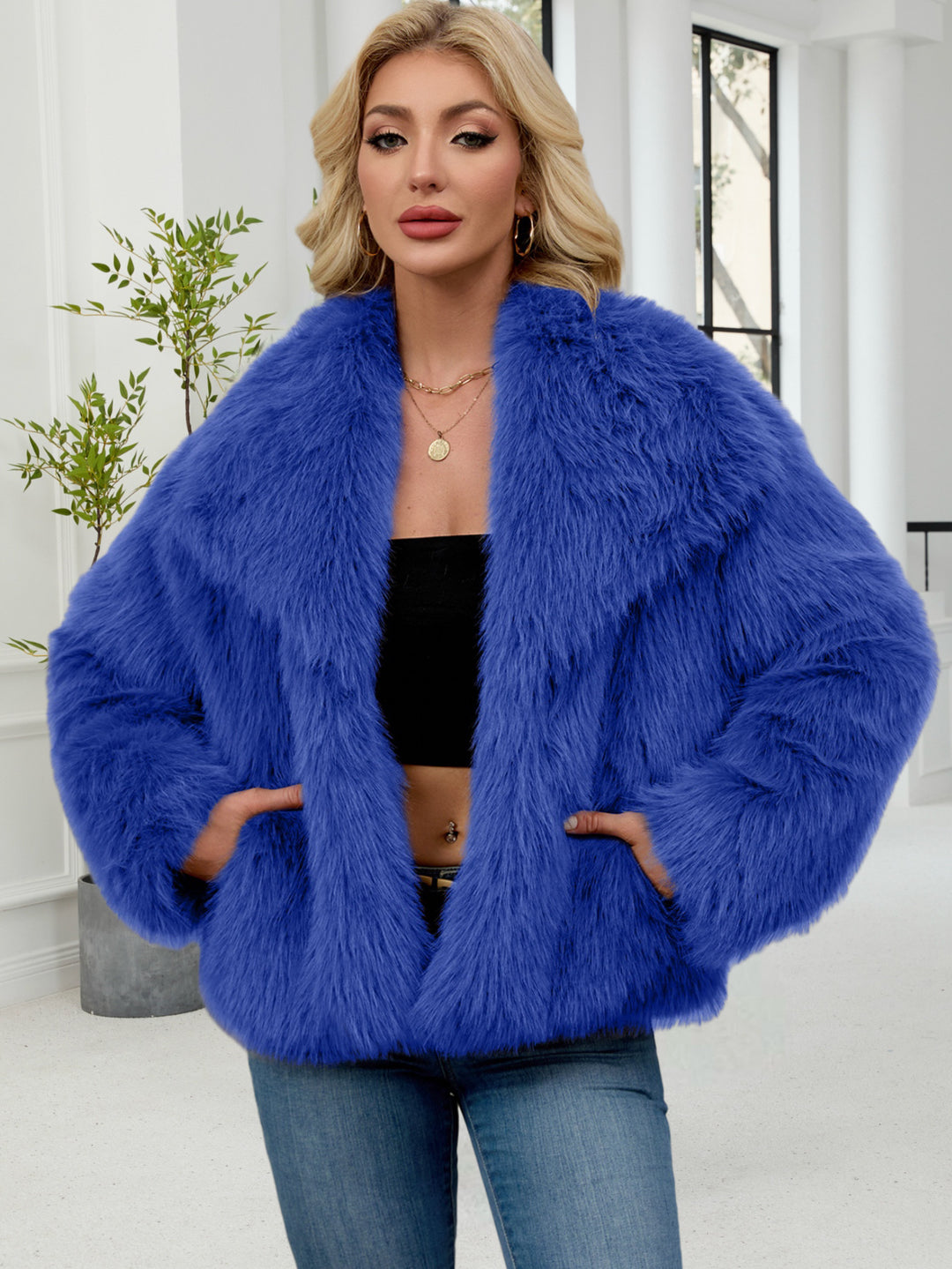 Damen Flauschige Kunstpelzjacke mit oversized Schnitt und voluminösen Ärmeln R&B
