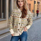 Damen Strickjacke mit farbenfrohem geometrischem Muster und praktischen Knöpfen R&B