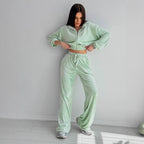 Damen Velours Freizeitanzug mit cropped Oberteil und weitem Bein