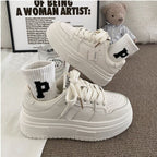 Damen Sneakers mit dicker Laufsohle und modischen Details