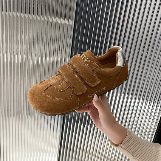 Damen Sportliche Velours Sneaker mit verstellbarem Klettverschluss und ergonomischer Sohle R&B