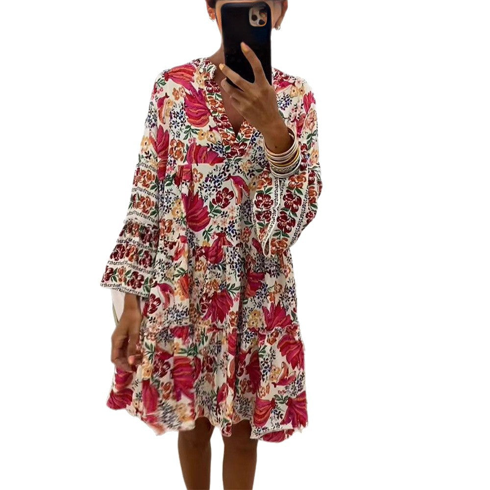 Damen nan verspieltes Tunika-Stufenkleid mit tiefem V-Ausschnitt, geraffter Brustpartie, Volantstufen und ornamentaler Stickbordüre R&B