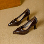 Damen Elegante Lackleder-Pumps mit einzigartigem Blockabsatz
