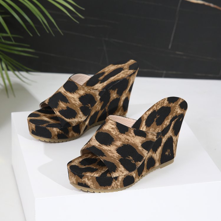 Damen Keilabsatz-Mules mit Leopardenmuster R&B