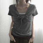 Damen kurzes T-Shirt mit Knoten-Detail und gestreiftem Design R&B
