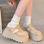 Damen Plattform-Sneaker mit modischem Veloursleder und ergonomischer Sohle R&B
