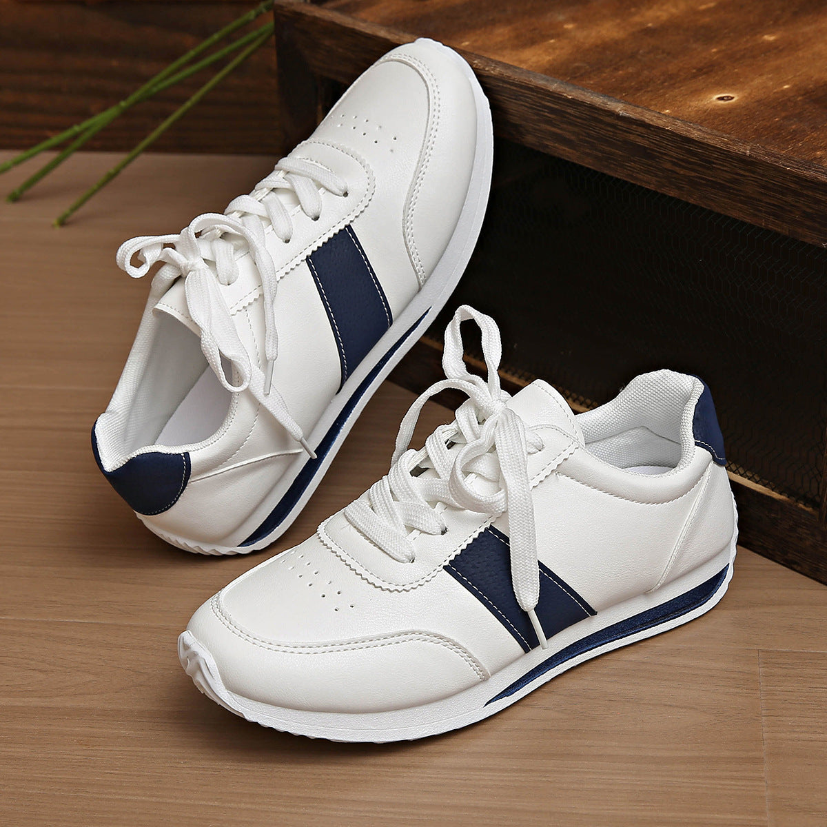 Damen Sportliche Sneakers mit atmungsaktiver Konstruktion R&B