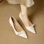 Damen elegante spitze Pumps mit modischem Schnallenakzent