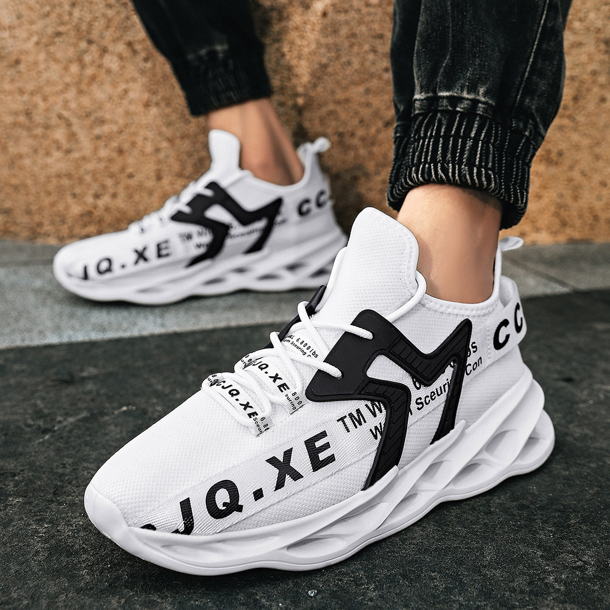 Damen Luftige Sneakers mit innovativem Sohlenprofil R&B