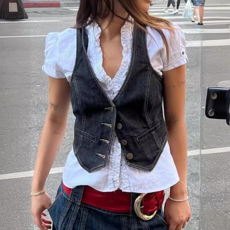Damen Denim-Weste mit eleganten Knopfdetails und modernen Taschen R&B