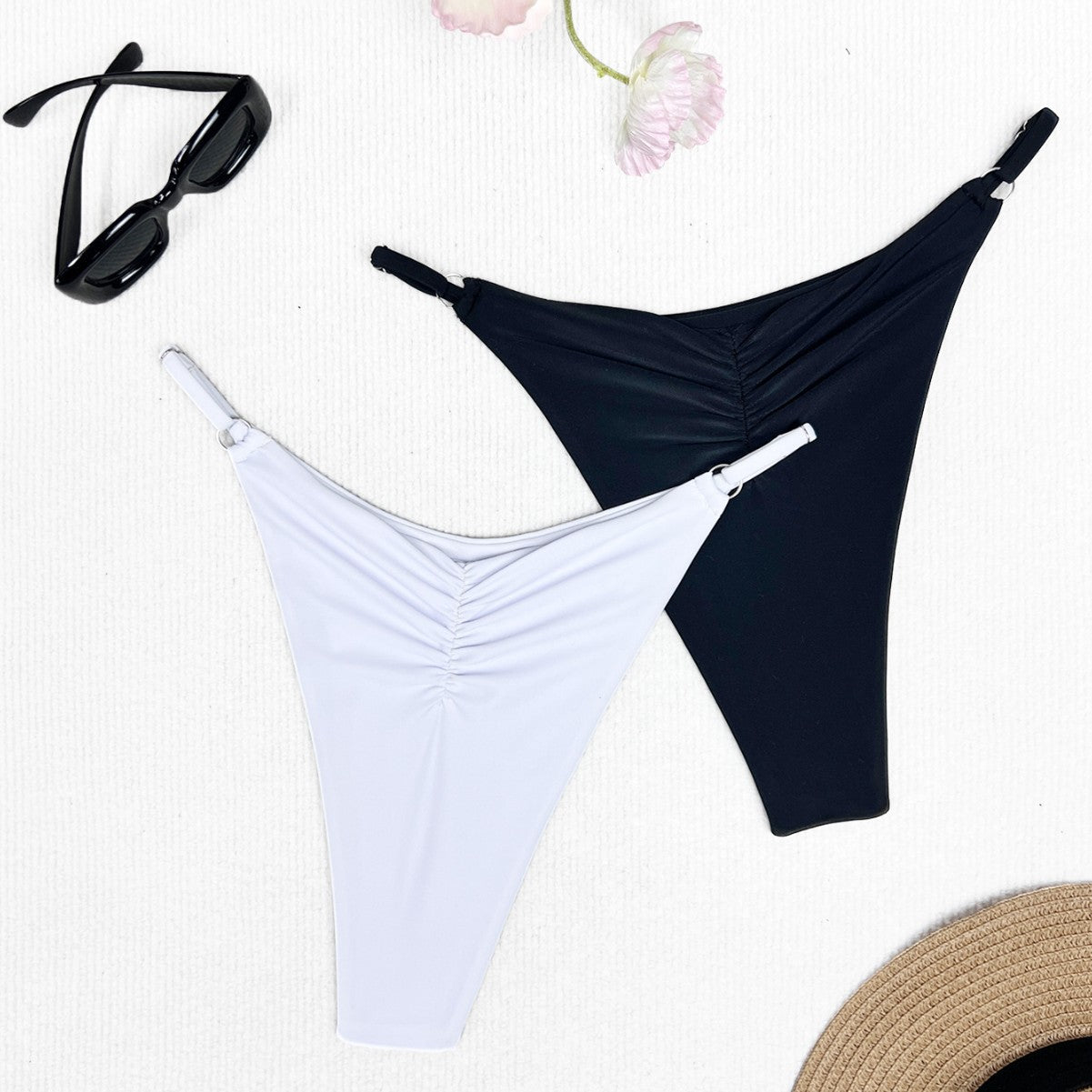 Damen Bikini-Höschen mit raffinierten Raffungselementen und hohem Beinausschnitt R&B