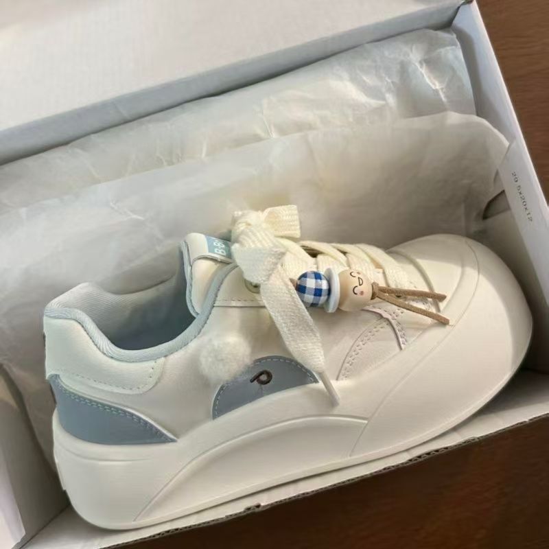 Damen Modische Sneakers mit dekorativen Applikationen und dämpfender Sohle