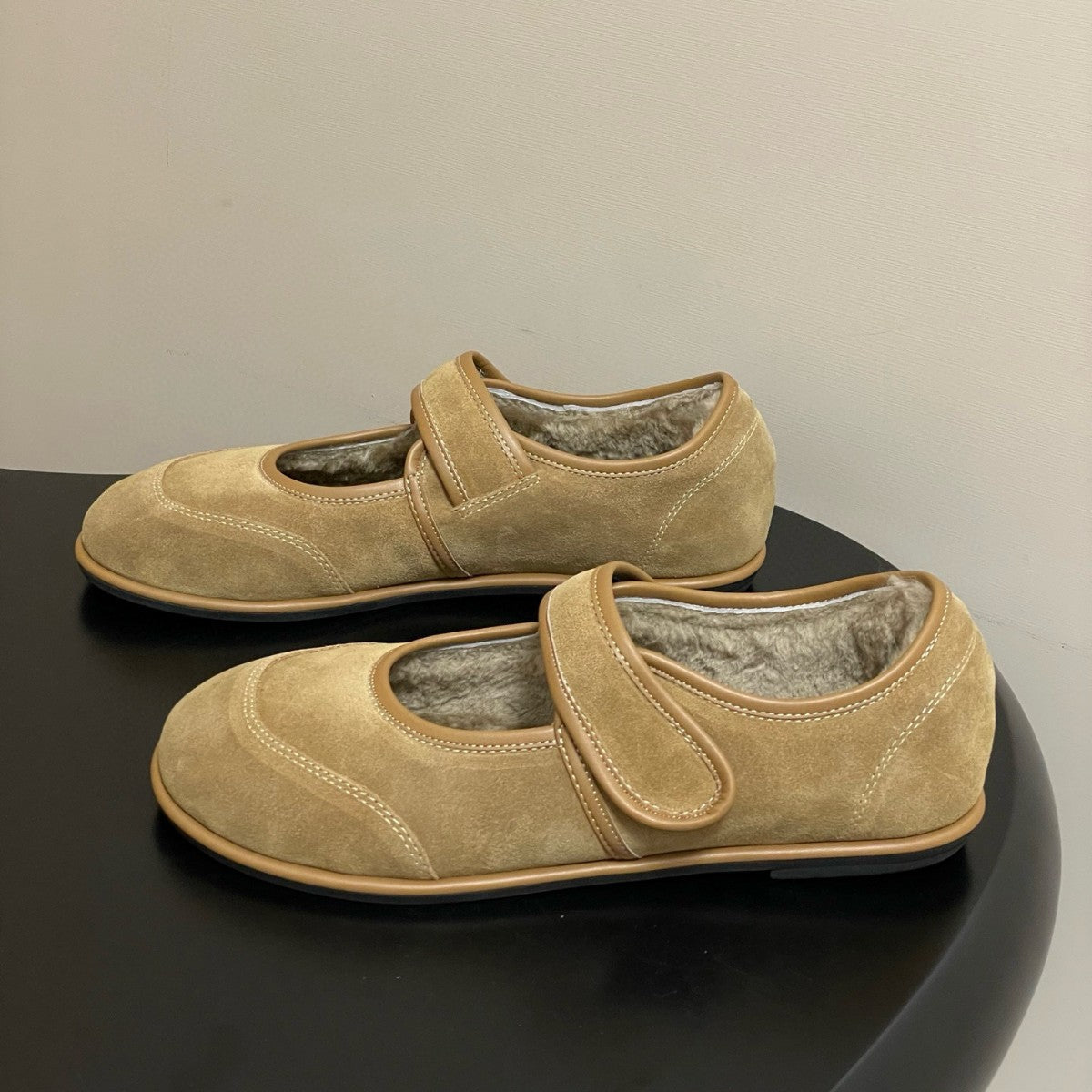 Damen Ballerinas mit verstellbarem Riemen und weichem Wildleder R&B