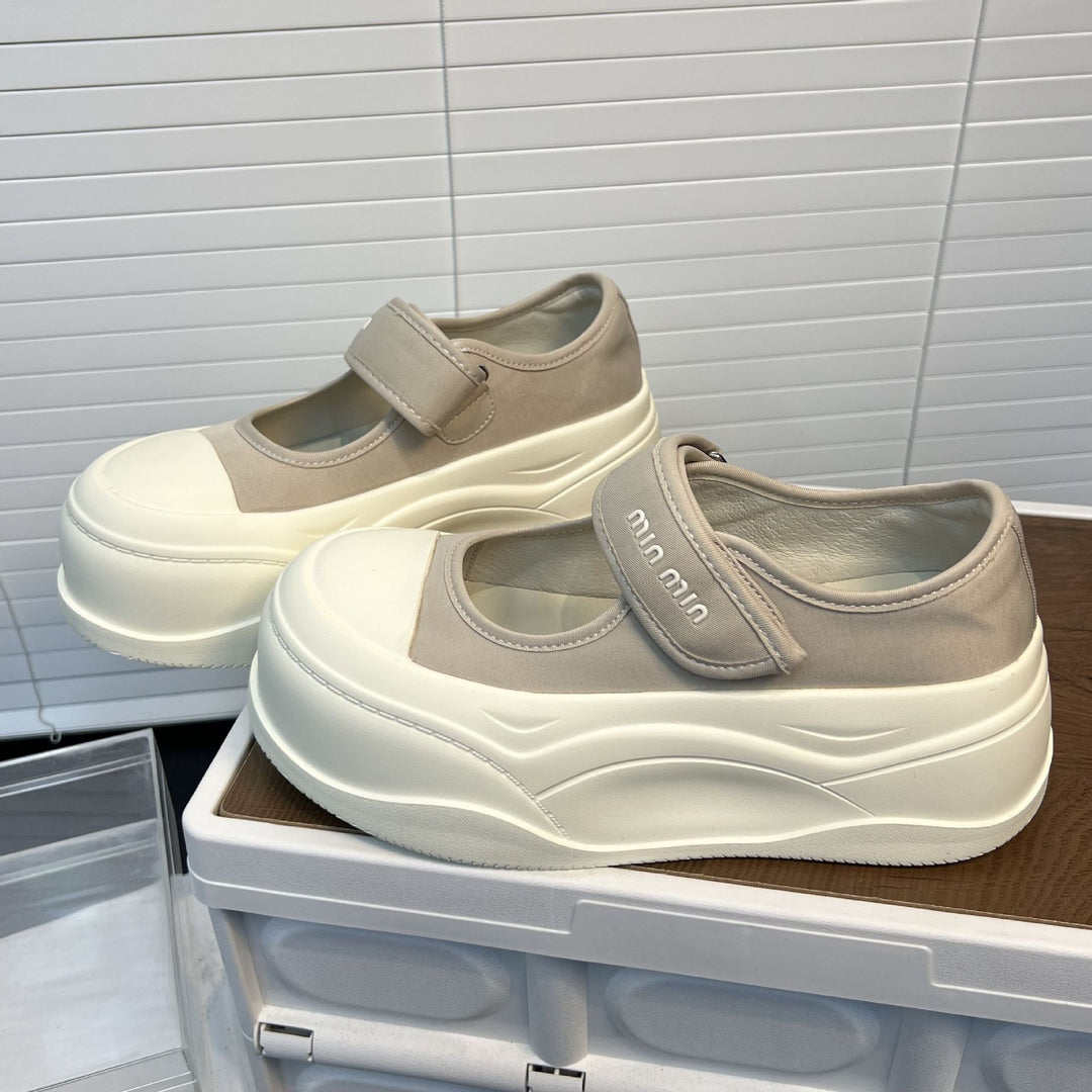 Damen Sportliche Slip-On Sneakers mit verstellbarem Klettverschluss und dämpfendem Fußbett R&B