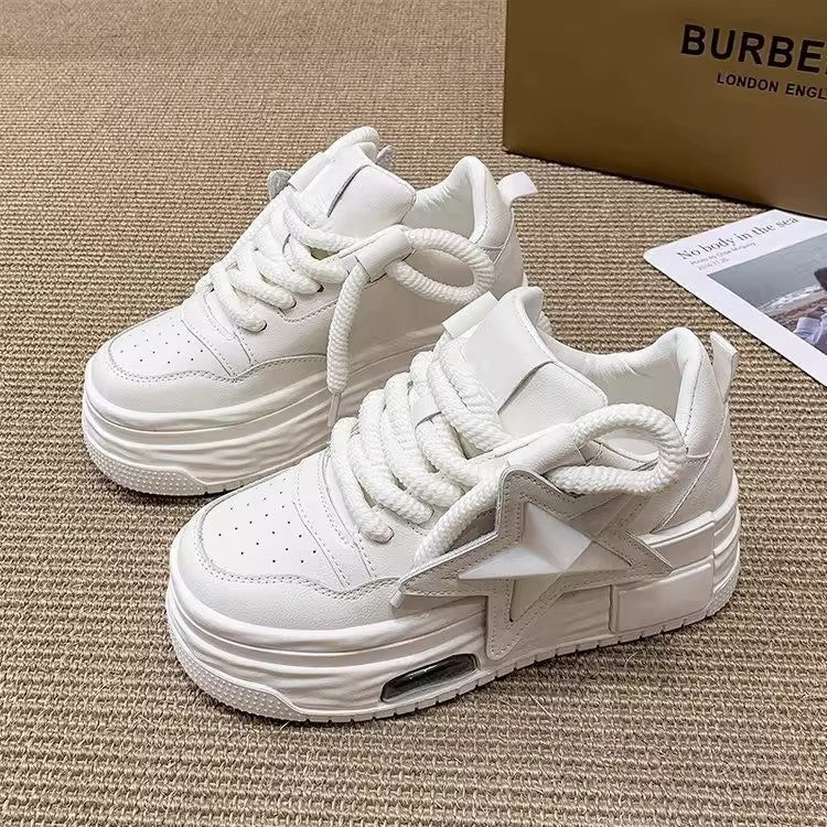 Damen modische Sneakers mit auffälliger Sternenapplikation und komfortabler Dämpfung R&B