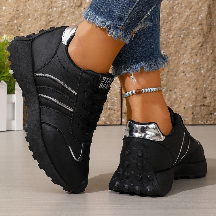 Damen Sportliche Sneakers mit futuristischem Design R&B