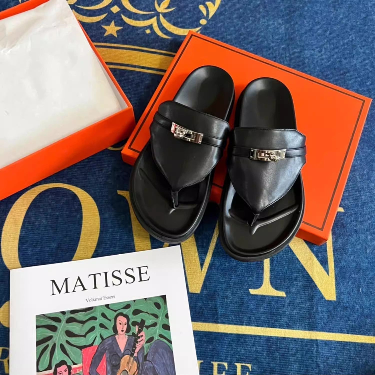 Damen elegante Zehentrenner-Sandalen mit luxuriösem Riemendesign und Komfortfußbett R&B