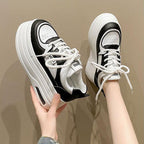 Damen Plateau Sneakers mit trendigem zweifarbigem Design und verstärkter Dämpfung