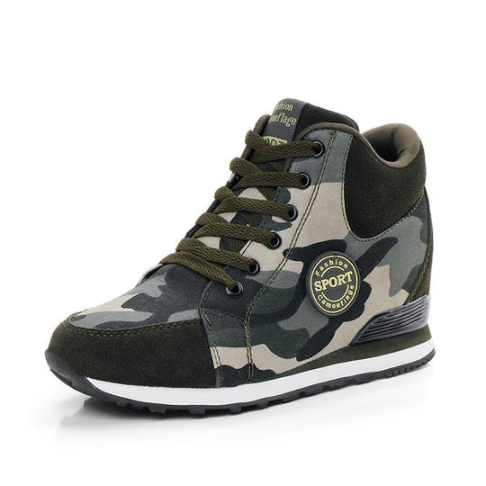 Damen nan mittelhoher Keil-Laufsneaker im Materialmix mit verdecktem Innenkeil, gepolstertem Knöchelkragen und griffiger Profilsohle R&B