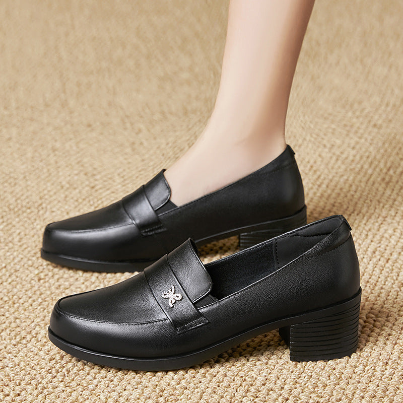 Damen Elegante und komfortable Mokassins mit modischem Schmuckdetail R&B