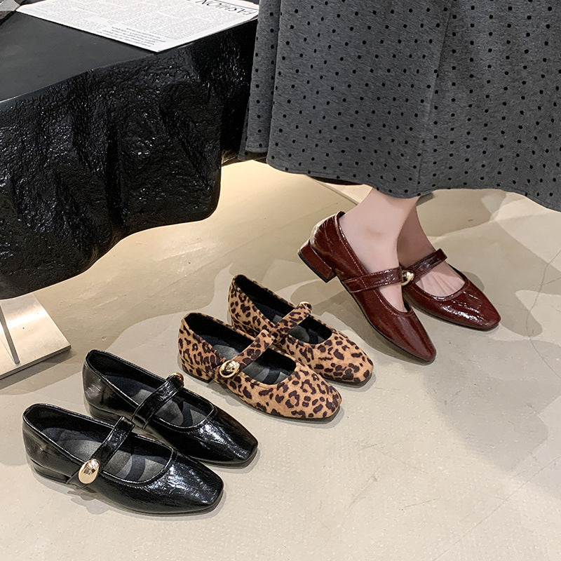 Damen Elegante Flachschuhe mit verstellbarem Riemen und glänzender Oberflächenstruktur R&B