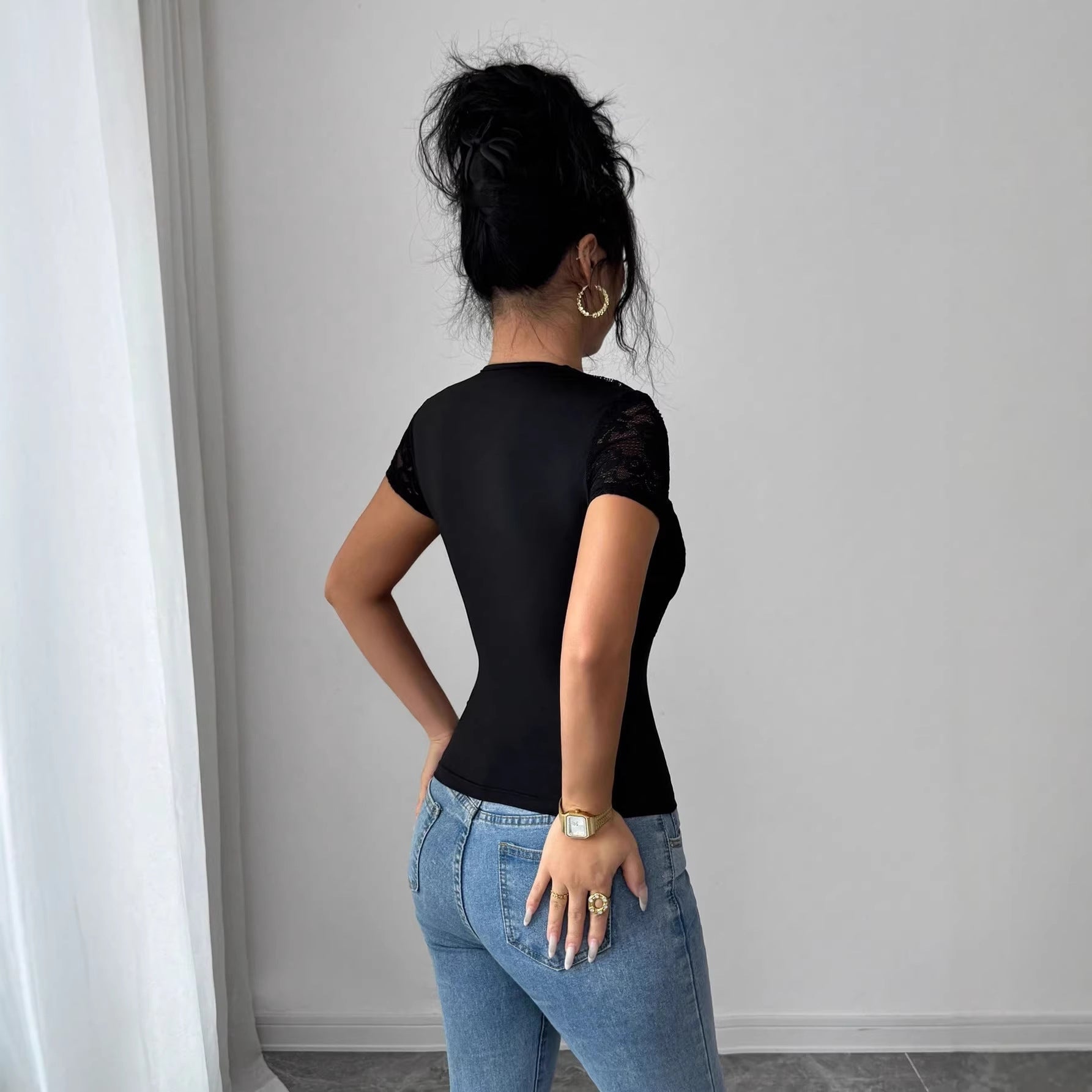 Damen nan kurzes Spitzen-Capelet mit dekorativem Metallclip und kurzen Ärmeln R&B