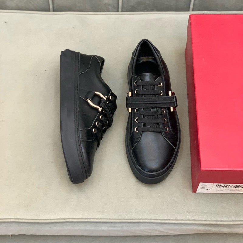 Damen Sneakers mit modischem Schnallen-Detail und rutschfester Sohle R&B