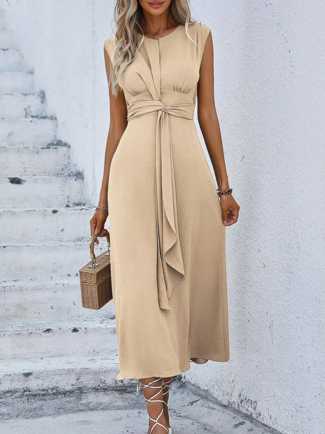 Damen Midikleid mit schlichter Eleganz und Taillengürtel R&B