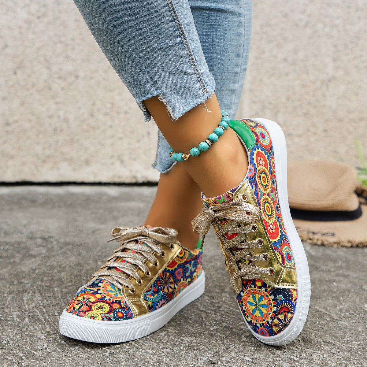 Damen Sportliche Sneakers mit buntem Ethno-Muster und goldenem Glitzer R&B
