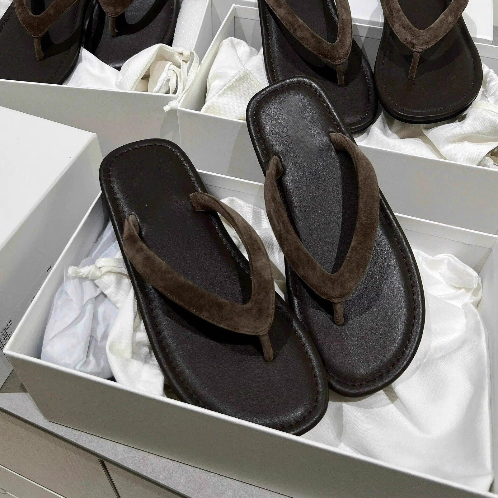 Damen Fußbett Flip-Flops mit rutschfester Sohle und anatomischer Passform R&B