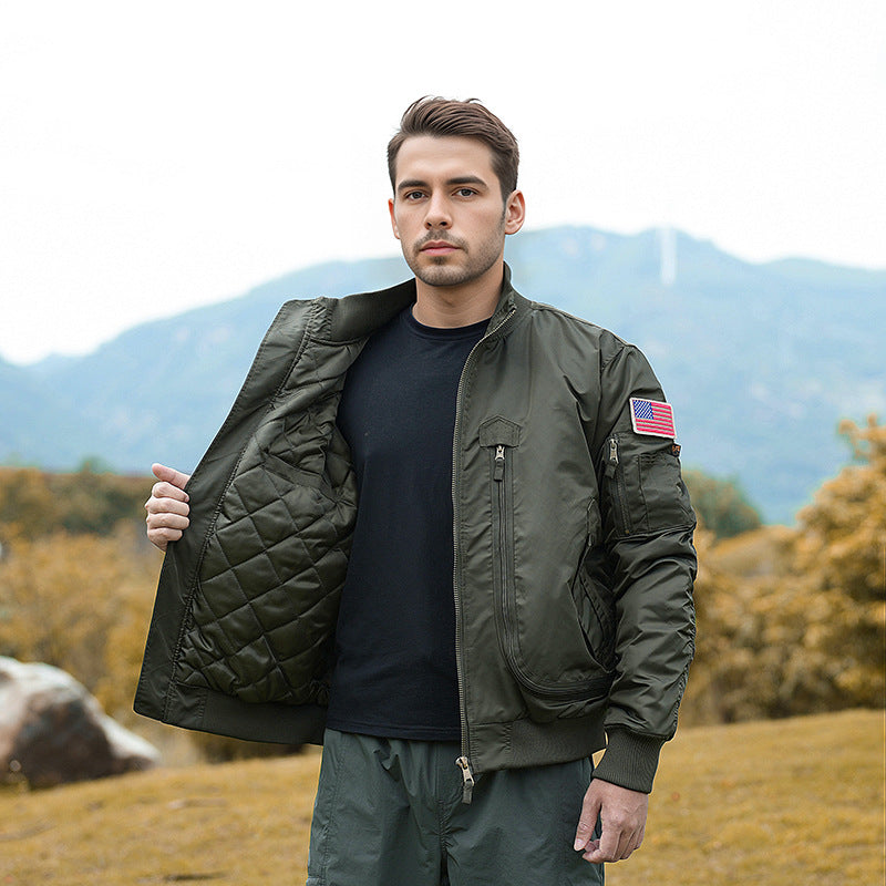 Herren modische Bomberjacke mit isolierendem Innenfutter und praktischen Taschen R&B