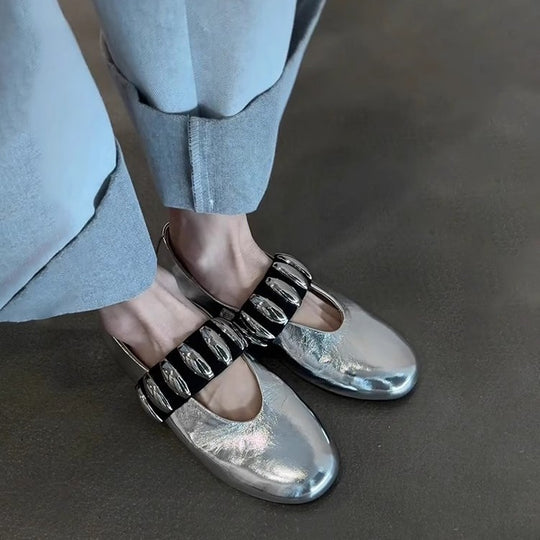 Damen komfortable Ballerinas mit glänzender Oberfläche und dekorativem Riemen R&B