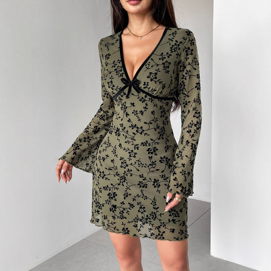 Damen nan tailliertes Netzstoff-Minikleid mit Samtflock-Blütenmuster, tiefem V-Ausschnitt und Schleifenapplikation R&B