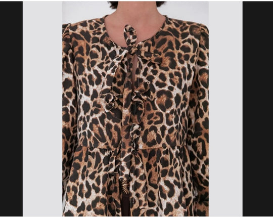 Damen Bluse mit Leopardenmuster und eleganten Rüschendetails R&B