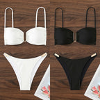 Damen Bikini-Set mit raffinierten Rüschen und goldenen Akzenten