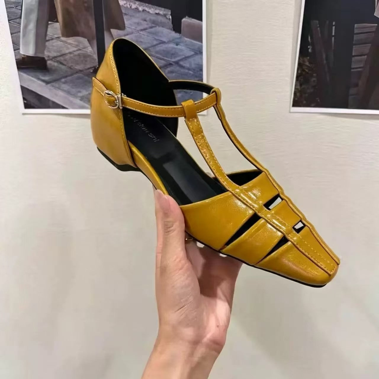 Damen Schlappen mit elegantem T-Riemen-Design und komfortablem Blockabsatz R&B
