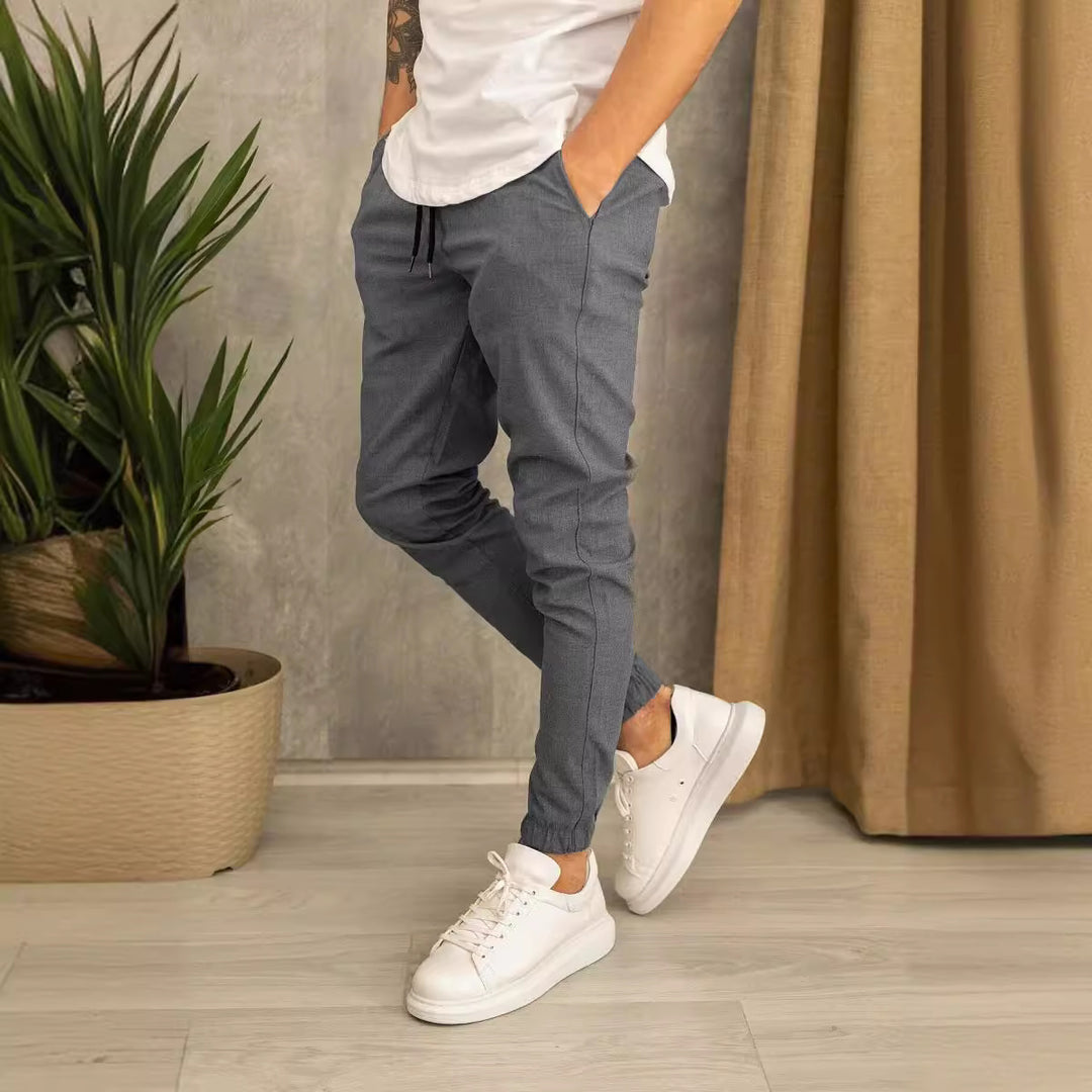 Herren Slim-Fit Jogginghose mit elastischem Bund und praktischen Seitenklapptaschen R&B