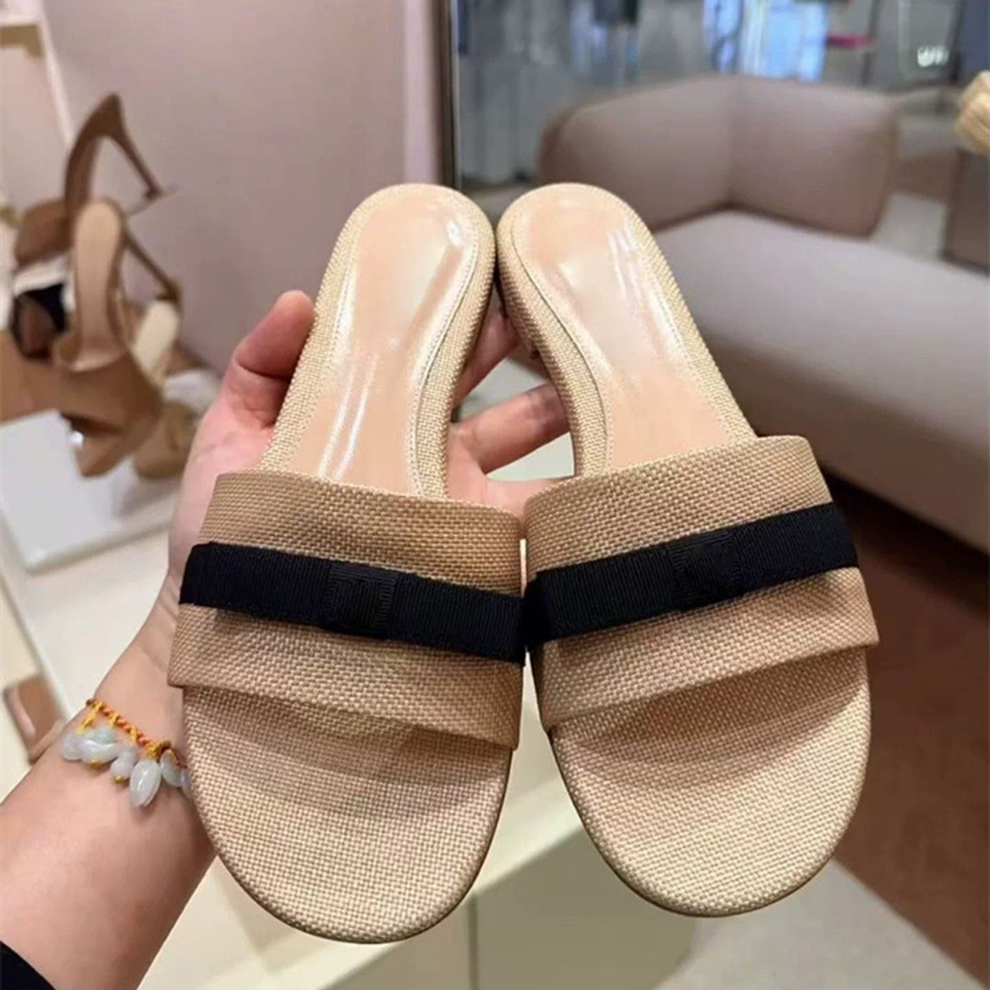 Damen Bequeme und modische Slipper mit breitem Riemen R&B