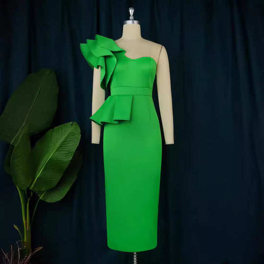 Damen Cocktailkleid mit asymmetrischem Volant R&B