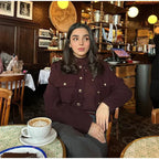Damen Modische Kurzjacke mit praktischen Taschen und goldenen Druckknöpfen R&B