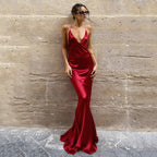 Damen Maxikleid mit tiefem V-Ausschnitt und gekreuzten Spaghettiträgern R&B