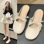 Damen Elegante Mules mit perlenverziertem Riemen R&B